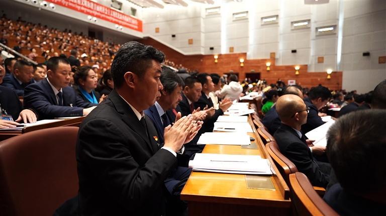 香港正版资料大全免费——揭秘真相与风险警示｜活跃制J29.86